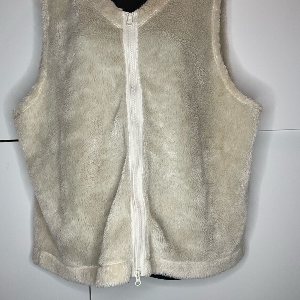 Eileen Fisher Soft fake fur zip vest cream Large